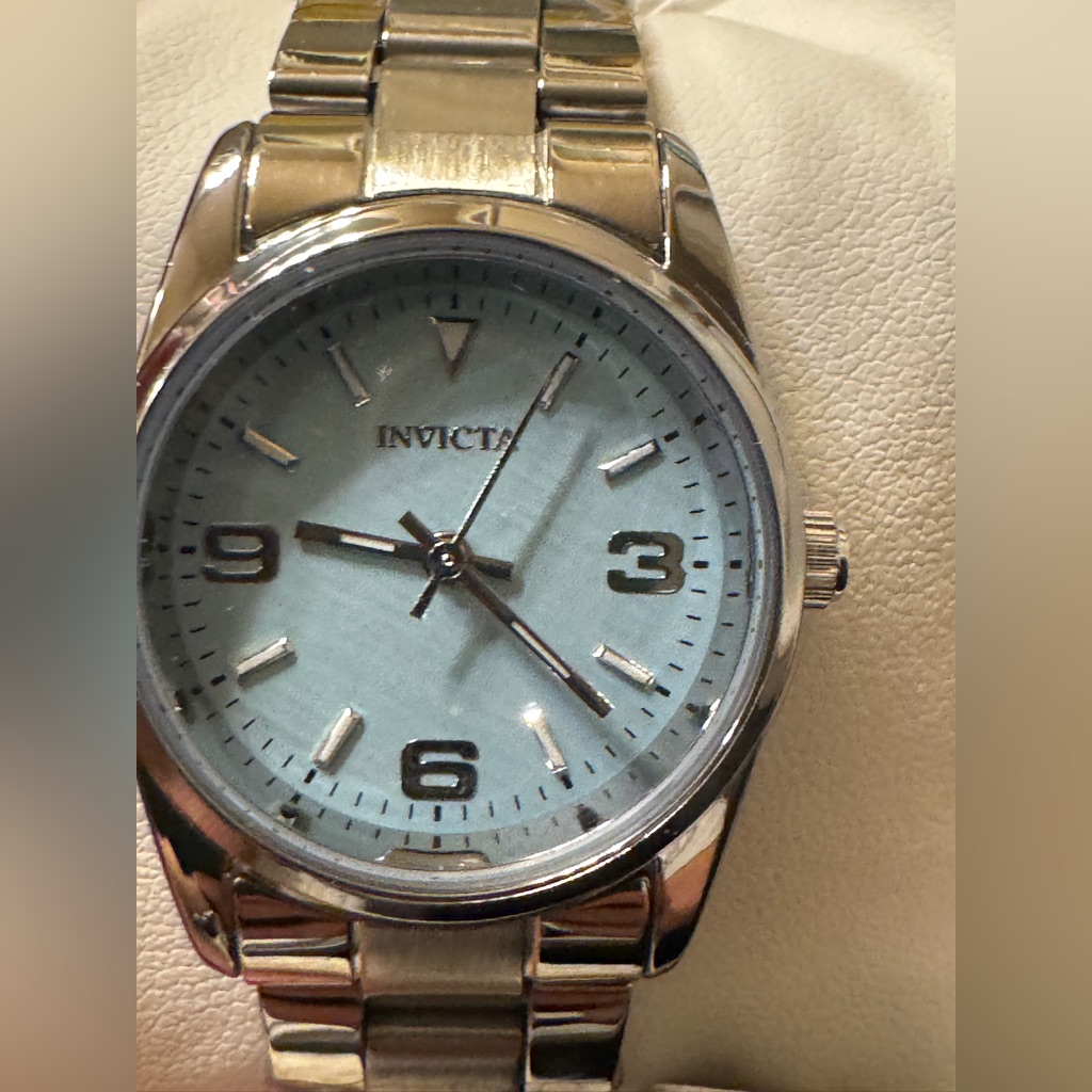 Invicta Gold And Silver Watch With Blue Dial Invicta Gold And Silver Watch With Blue Dial